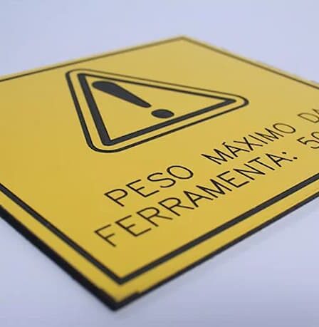 Adquira já as etiquetas em policarbonato da Edicolor